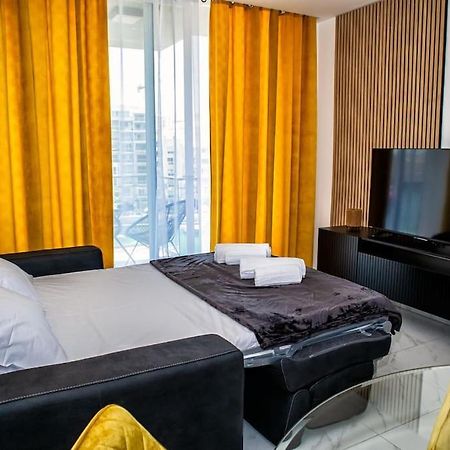 Stylish Seafront Spinola Apartment Saint Julian's Exterior photo